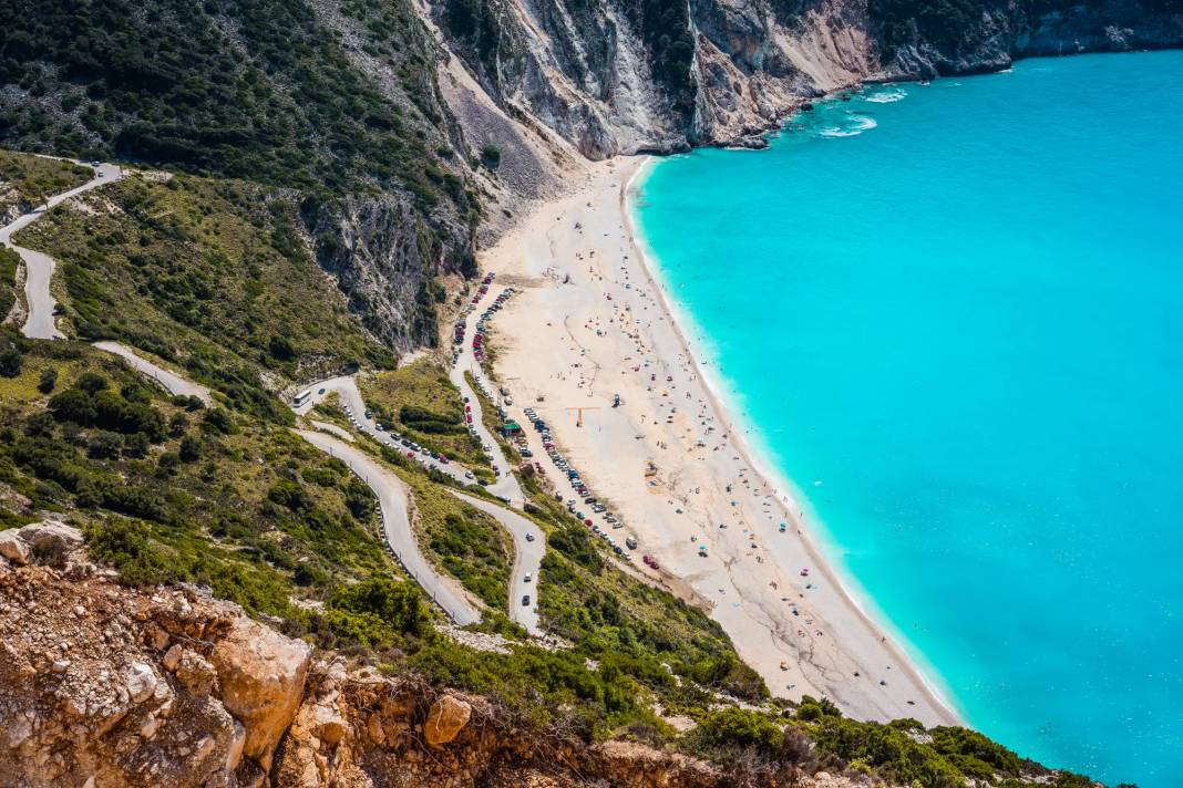 Yunanistan'da Görülmesi Gereken Plaj Sahilleri - En Güzel Kumsallar 1
